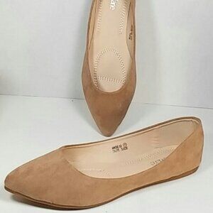 NIB Bella Marie Angie Taupe Flats Size 9